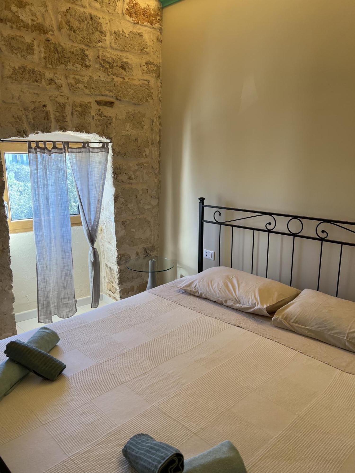 Intra Moenia Bed & Breakfast Bisceglie Bagian luar foto