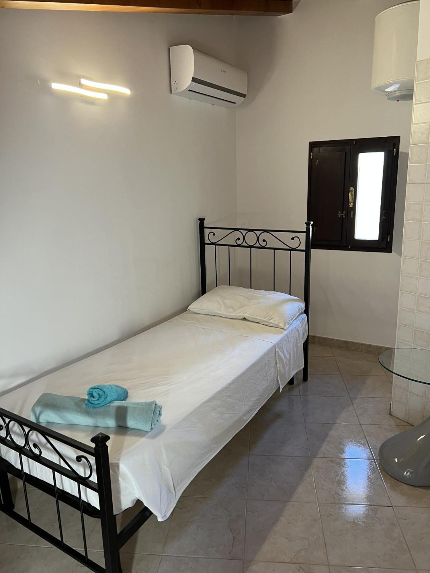 Intra Moenia Bed & Breakfast Bisceglie Bagian luar foto
