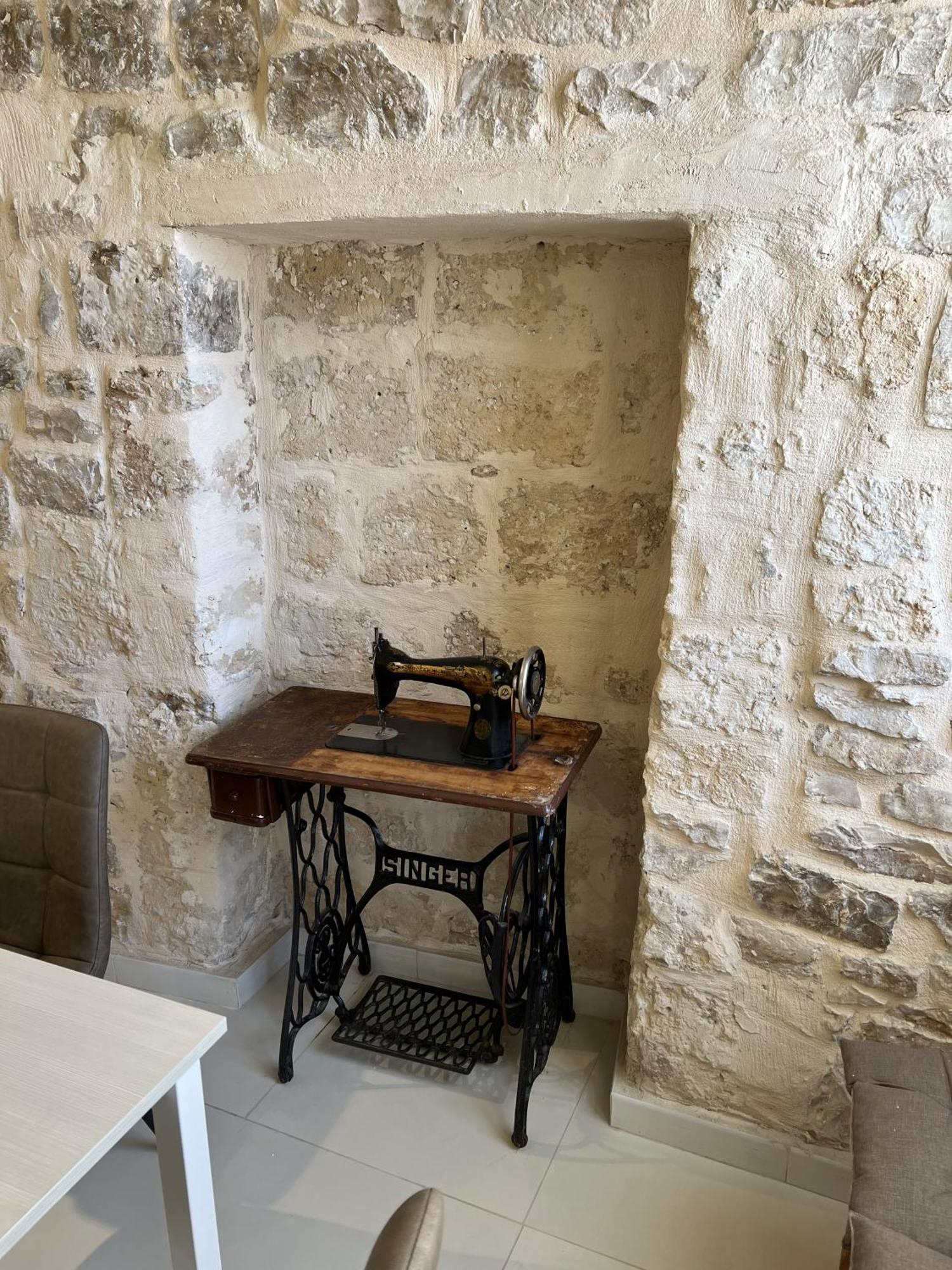 Intra Moenia Bed & Breakfast Bisceglie Bagian luar foto
